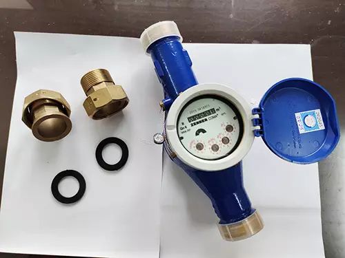 Đồng hồ đo nước Zenner kiểu nối ren, rắc co