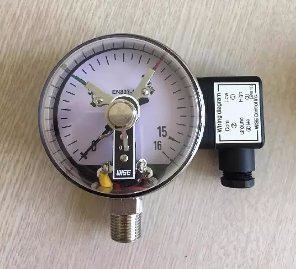 đồng hồ đo áp suất 3 kim Wise