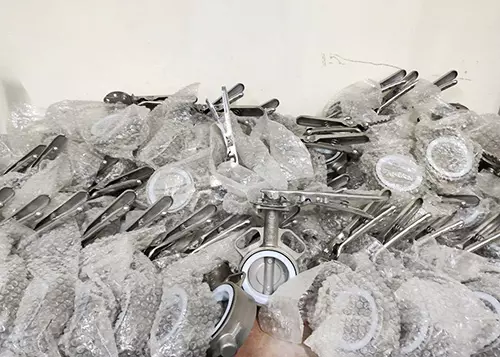 giá van bướm inox tay gạt