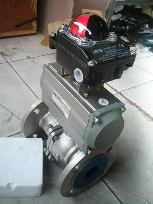 Van bi inox mặt bích điều khiển khí nén