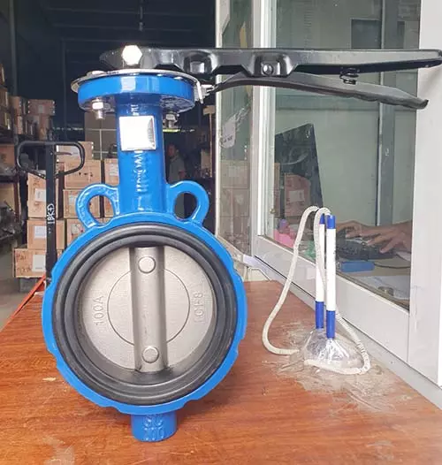 Van bướm gang Wonil Hàn Quốc tay gạt