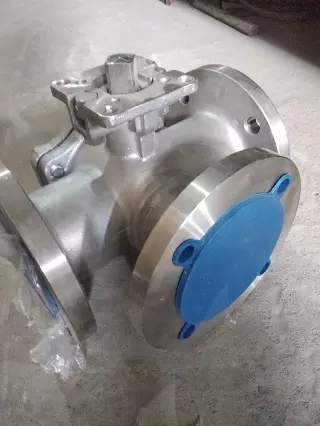 van bi ba ngã lắp bích có tán inox 304