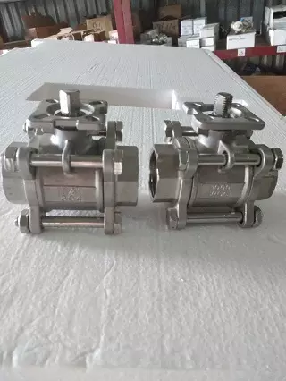 van bi 3 thân có tán lắp ren