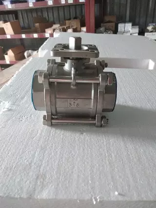 van bi 3 thân có tán lắp ren