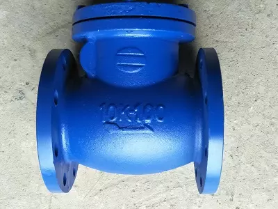 Van một chiều lá lật