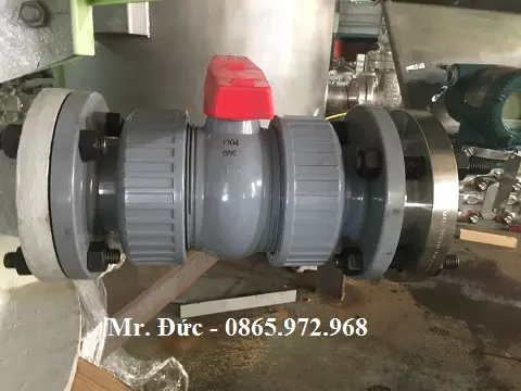 van bi nhựa CPVC mặt bích