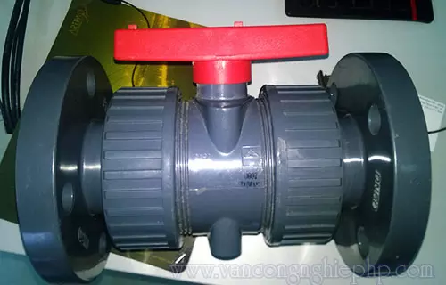 van bi nhựa UPVC mặt bích